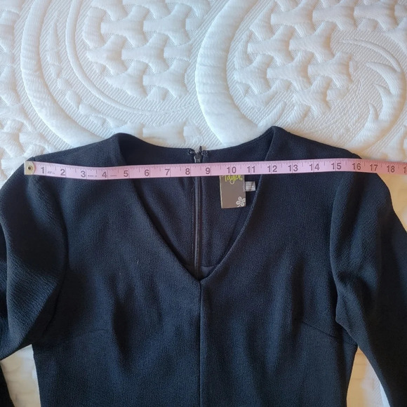 NWT Taylor Dress Black Crepe Long Puff Sleeves V Neck Style 5803 M. Size 6 - Picture 11 of 14